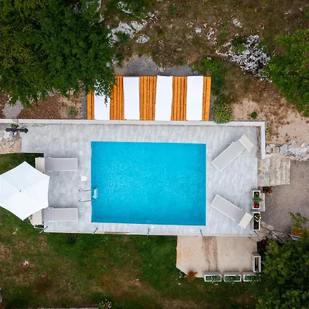 Epicure Villa Tribotinj